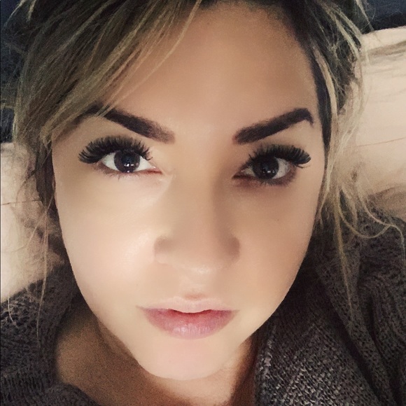 Meet your Posher, Cecilia - Picture 3 of 9